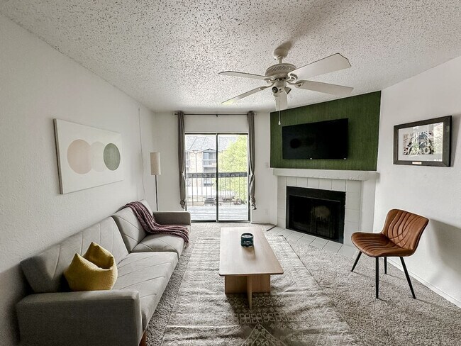 Foto del edificio - 1071 Clayton Ln