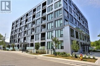 Building Photo - 690 King St W
