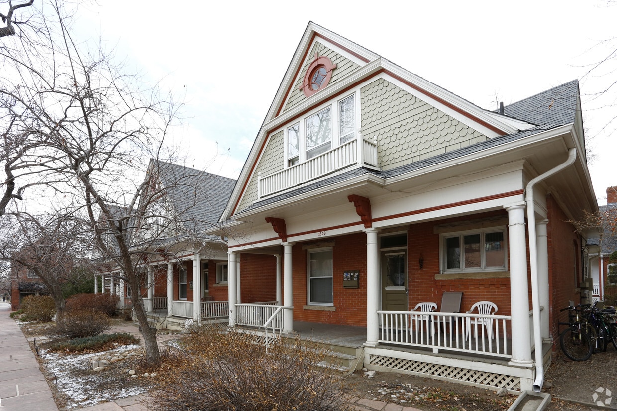 Primary Photo - 1602 Walnut Street Apartments