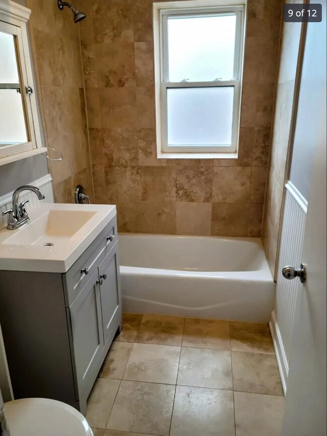 Building Photo - 2537 Prairie Ave