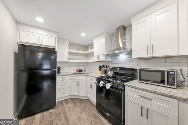 Foto del edificio - 243 N Georgia Ave