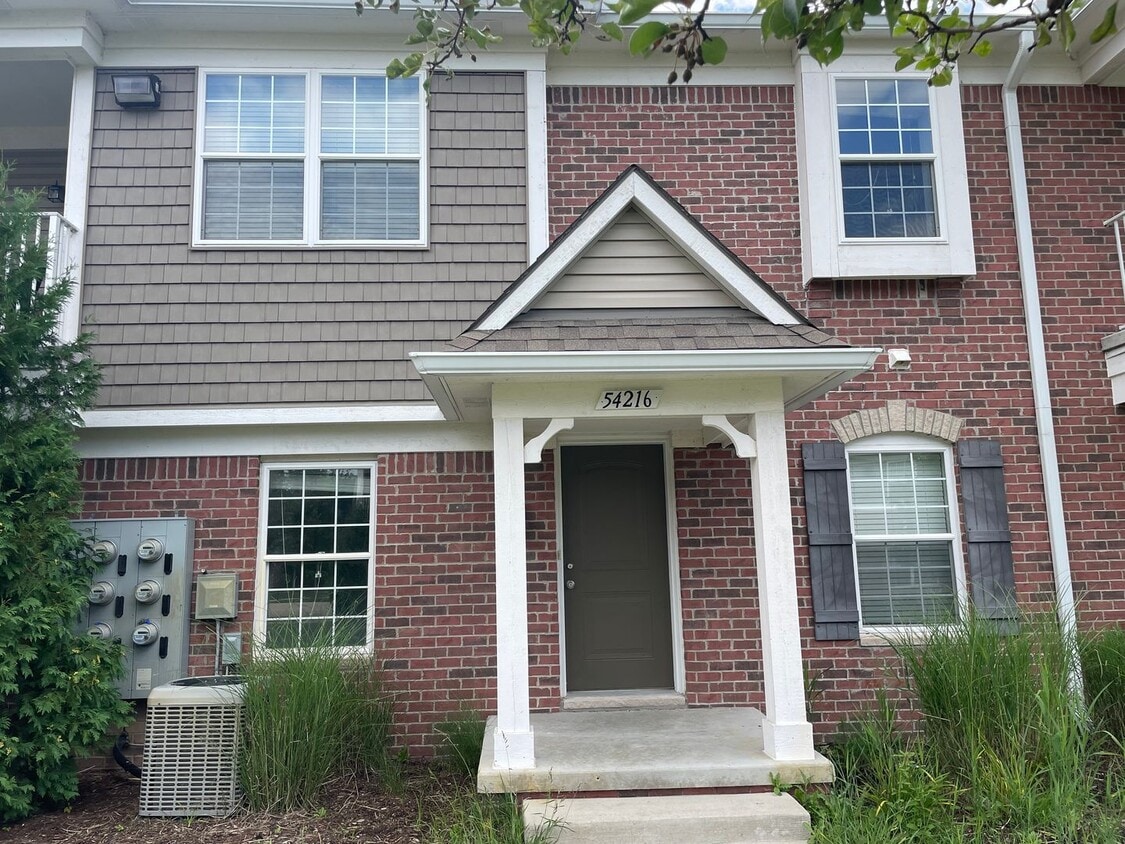 Primary Photo - Shelby Township, 2-Bedroom, 2- Baths, Priv...