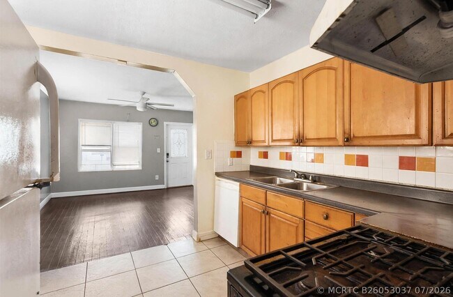 Foto del edificio - 2434 McKinley St