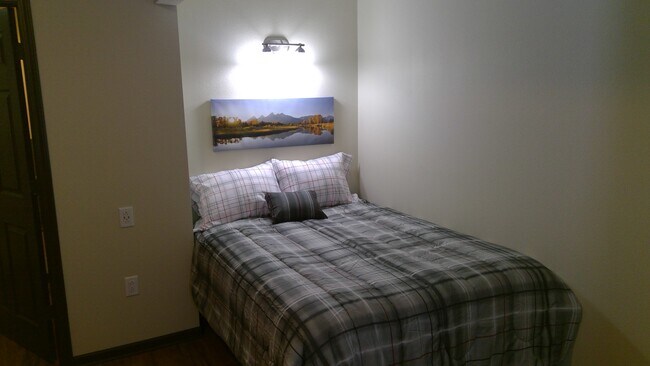 Foto del edificio - 808 6th Ave W