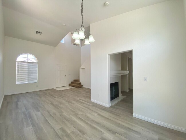 Foto del edificio - Nice two-story single family house with 3 bedrooms and 2 baths