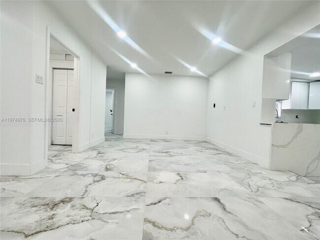 Foto del edificio - 1649 NE 8th Ave