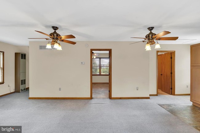 Building Photo - 1049 Yoder Dr