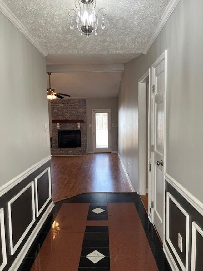 Building Photo - 6930 Bone Creek Dr