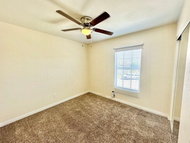 Foto del edificio - Gorgeous Eastlake Home in a Highly Sought-After Community!!