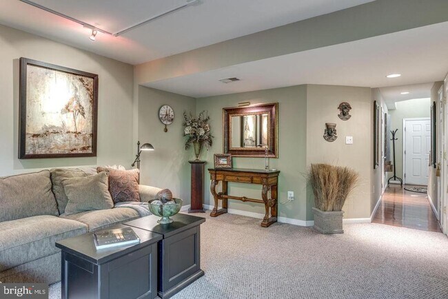 Building Photo - 43726 Clear Lake Square