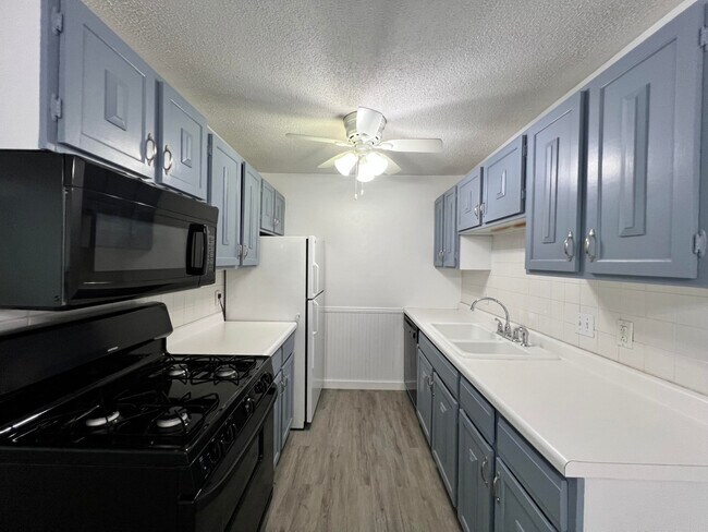 Foto del edificio - 255 Elmwood Ave