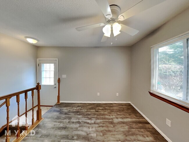 Foto del edificio - 2656 Glenbriar St