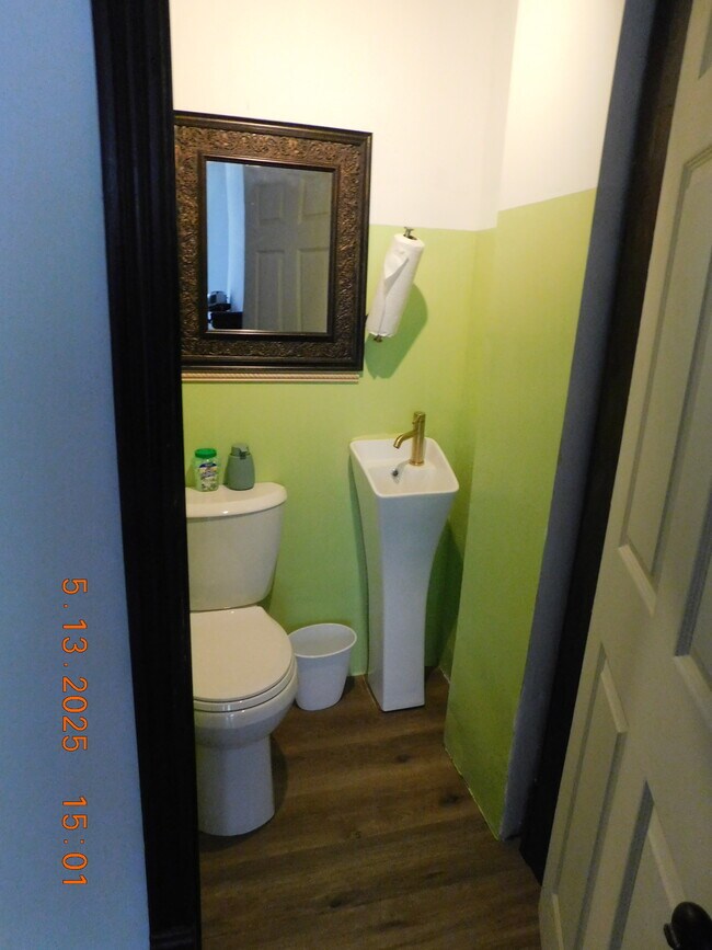 Foto del edificio - 445 N 53rd St