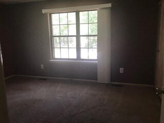 bed room - 35 Greenwich Dr