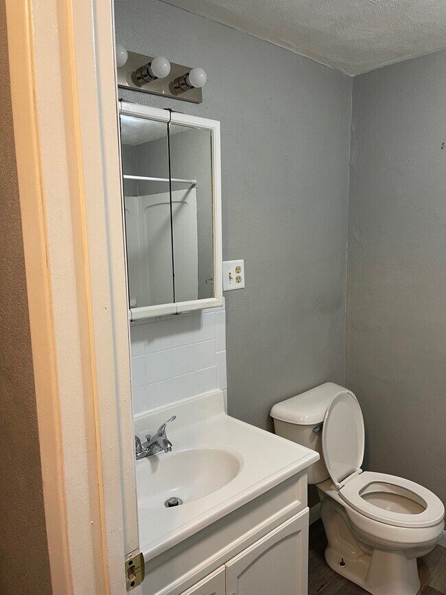 2750 E Phylbeck Ave Unit 1, Terre Haute, IN 47805 Apartments in Terre