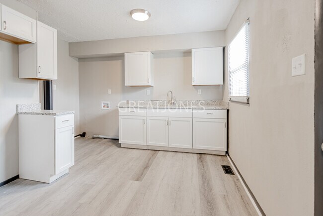 Building Photo - NOW OFFERING HALF OFF FIRST FULL MONTH IF ...