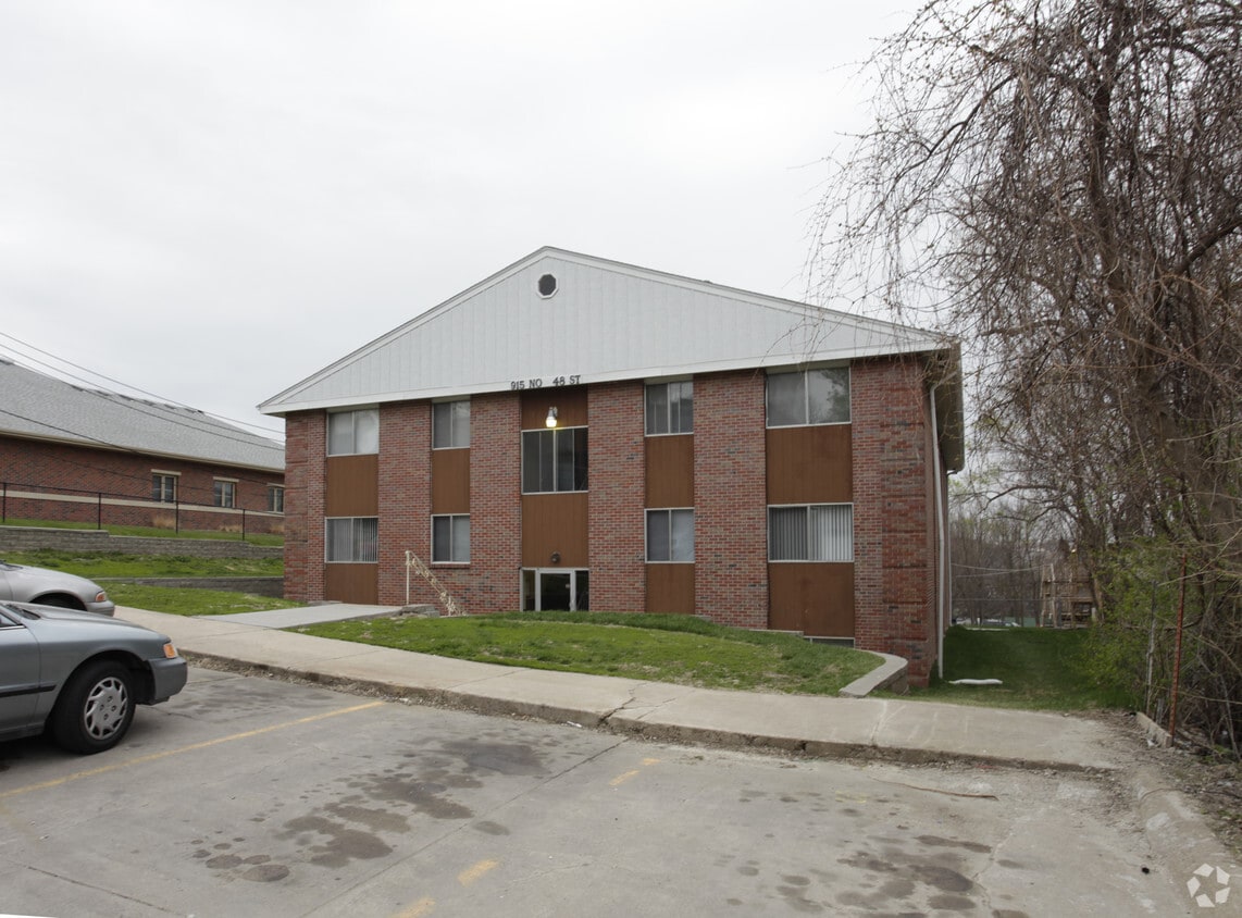 Building Photo - 915 N 48th St