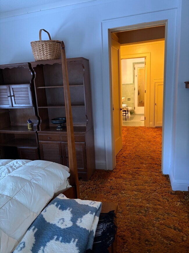 Closet on way to private bathroom - 3901 Greysolon Rd