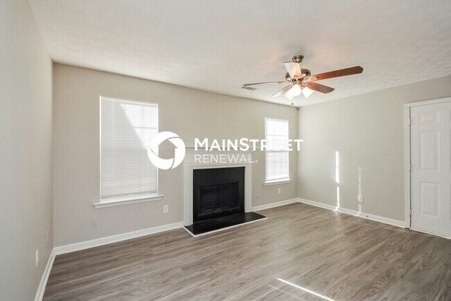 Building Photo - 3 Bedroom Pet-Friendly Home in Lithonia, GA with Main Street Renewal