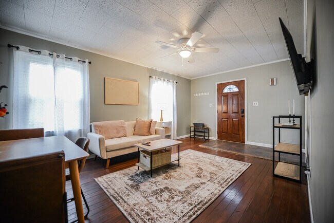 Foto del edificio - 1825 Huffman Blvd