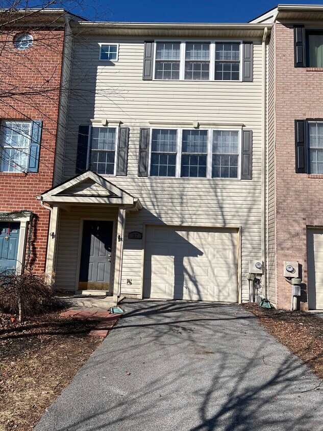 19 Effie Ln, Martinsburg, WV 25404 Townhome Rentals in Martinsburg WV
