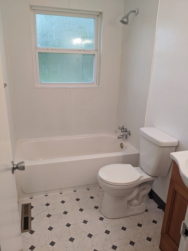 Building Photo - 4847 S Farm Rd 229