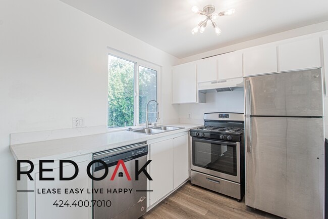 Building Photo - 2965 Waverly Dr