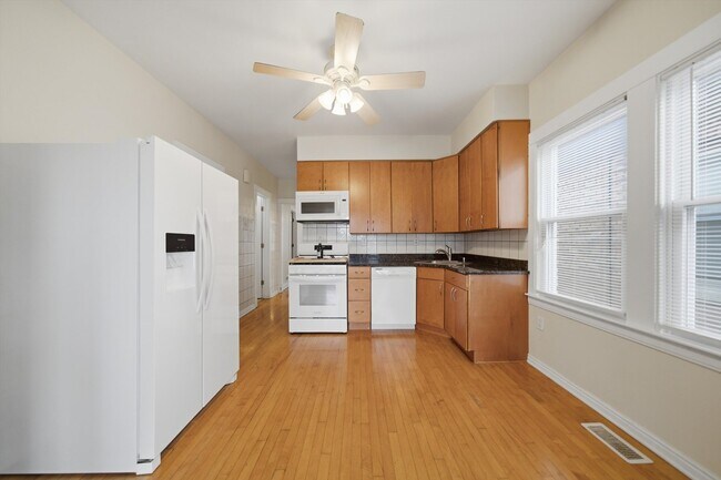 Foto del edificio - 2240 Highland Ave
