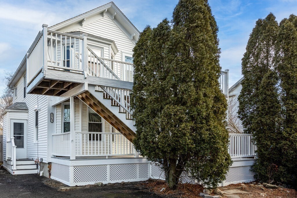 31R Cabot St Unit 2, Beverly, MA 01915 Room for Rent in Beverly, MA