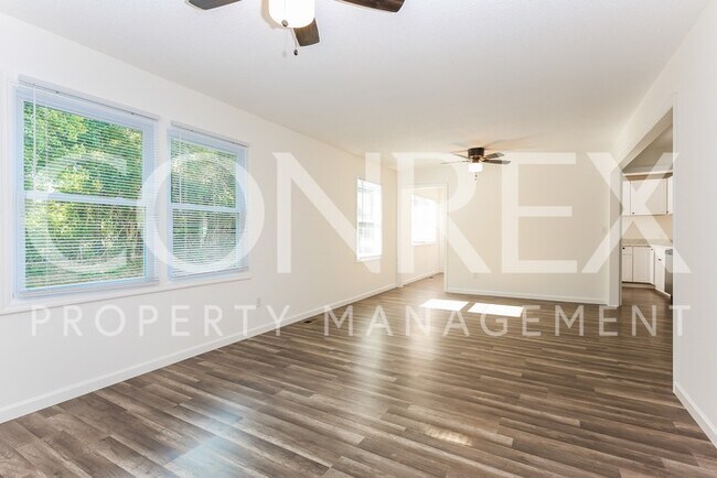 Building Photo - Adorable 4 Bedroom Home in Greer