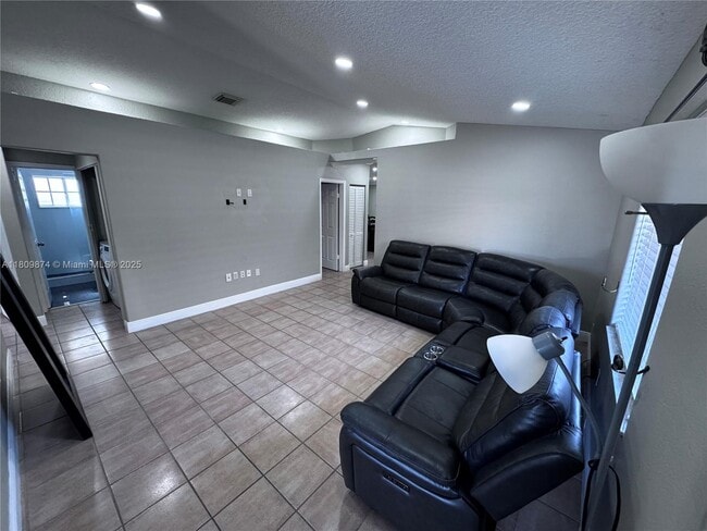 Foto del edificio - 9849 NW 127th Terrace