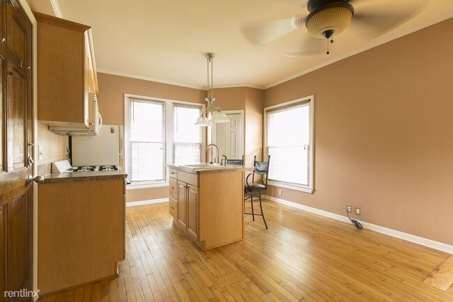 Building Photo - 941 Starkweather St