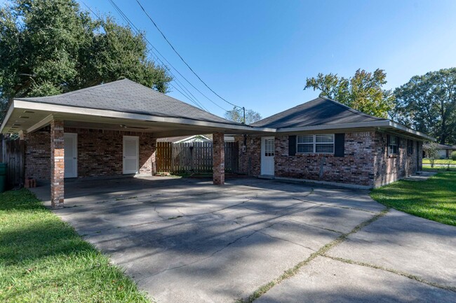 Foto del edificio - 101 Wakefield Dr