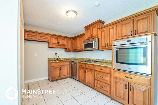 Foto del edificio - 5825 Lynnfield Cove