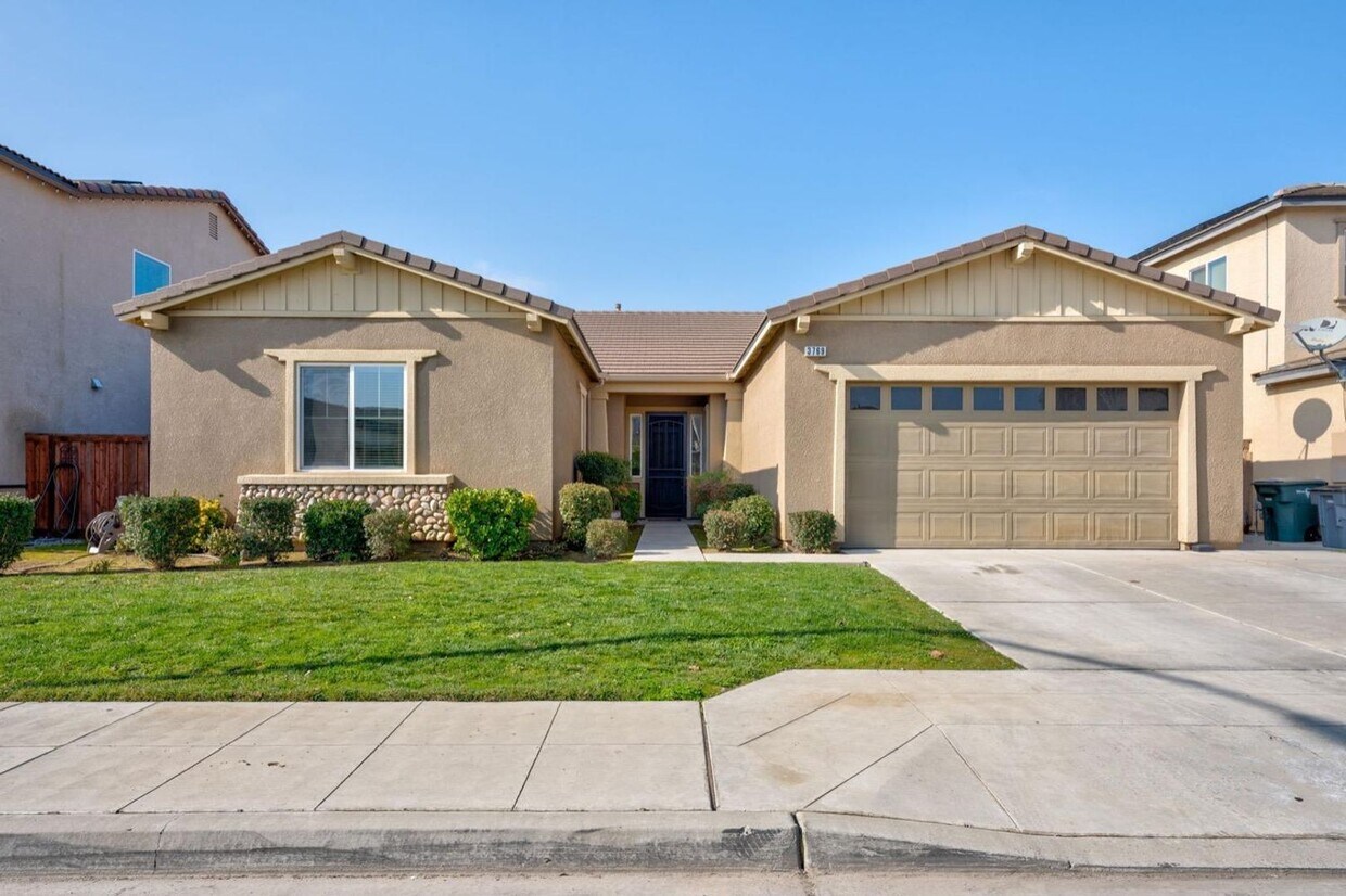 Foto principal - 3769 N Carriage Ave