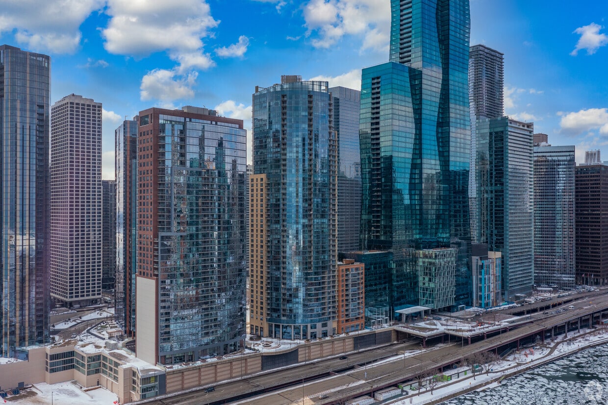 The Regatta Apartments in Chicago, IL
