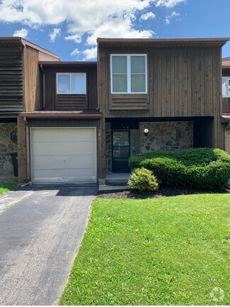 Building Photo - 345 Tamarack Dr