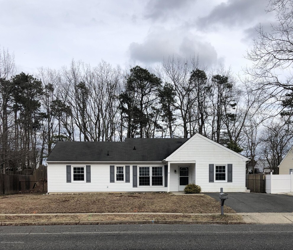 Primary Photo - 30 Ravenwood Blvd