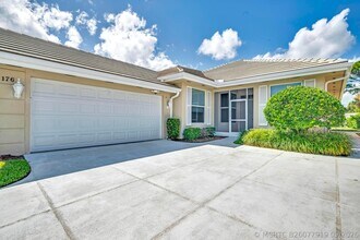 Building Photo - 176 NW Bentley Cir
