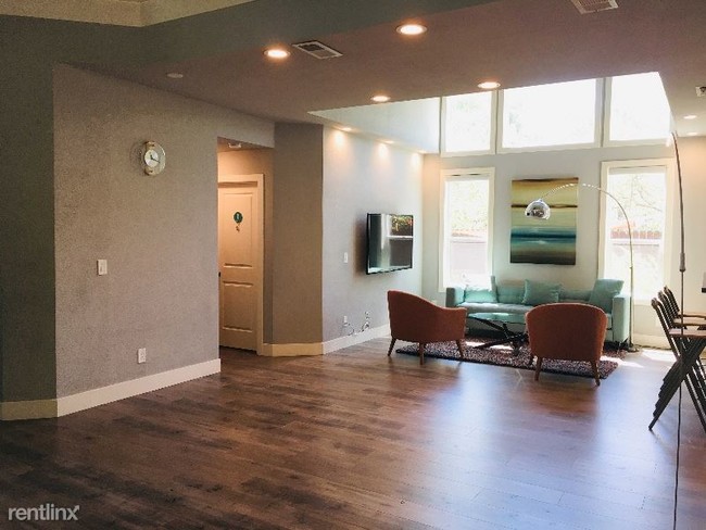 Foto del edificio - 4 br, 3 bath House - 5018 Knights Way