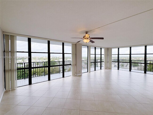 Foto del edificio - 800 Parkview Dr