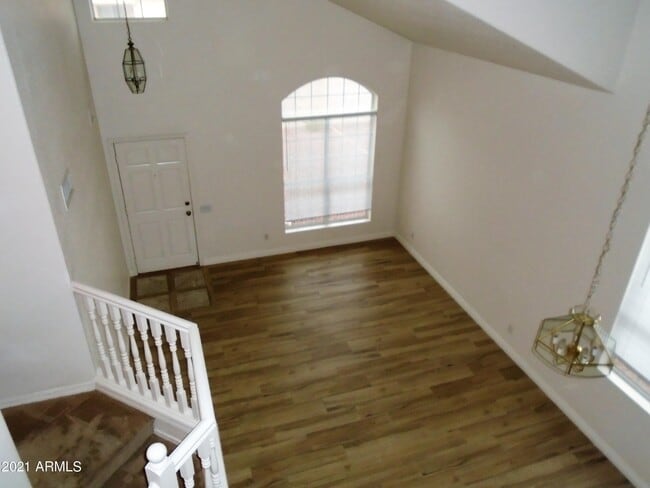 Foto del edificio - 1013 W Sandra Ter