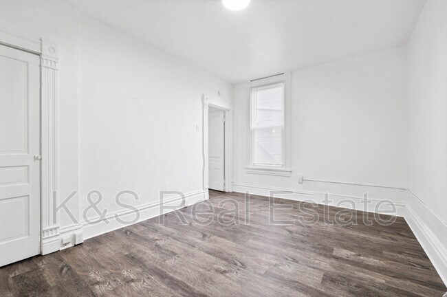 Foto del edificio - 248 E 17th Ave