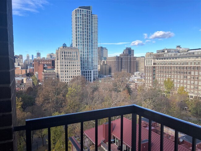 Vista desde el balcón - 233 S 6th St