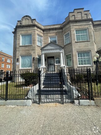 Building Photo - 401 S Homan Ave