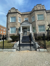 Building Photo - 401 S Homan Ave