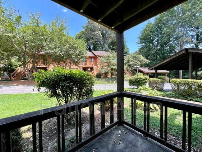 Building Photo - 580 Courtwood Ln