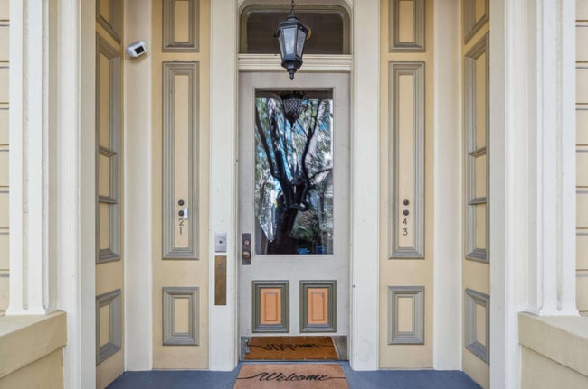 Entrada principal - 49 Liberty St