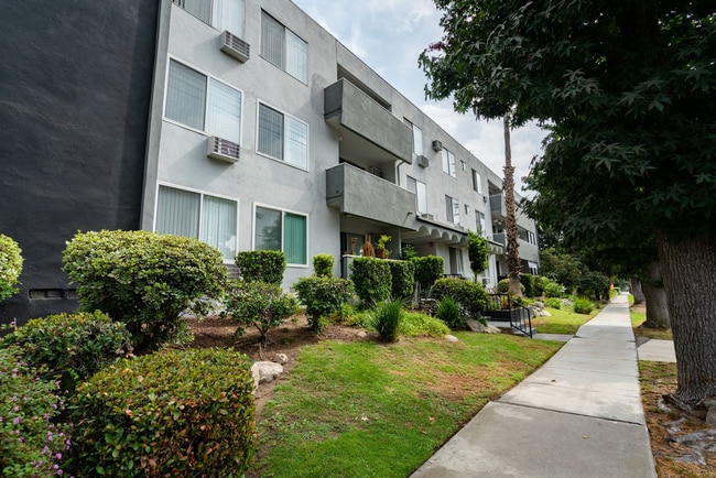 Foto del edificio - 4950 Coldwater Canyon