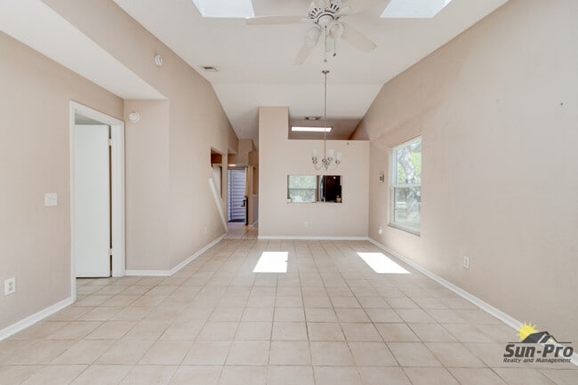 Building Photo - 1126 Hermitage Ct